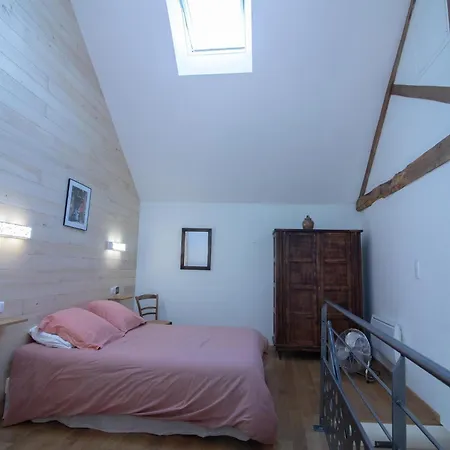 Le Clos Du Barry Bed & Breakfast *
