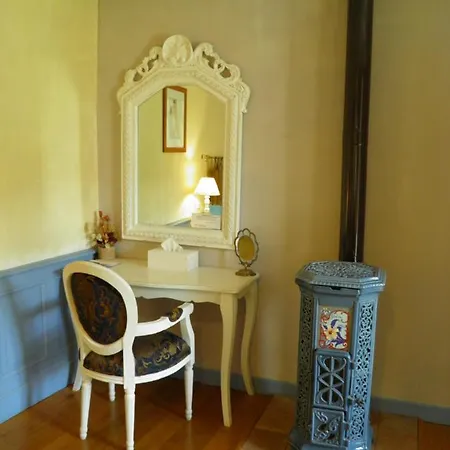 Couette-café Le Clos Du Barry 3*