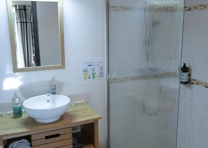 Le Clos Du Barry Bed & Breakfast Sévérac-lʼÉglise