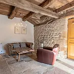 Le Clos Du Barry Bed & Breakfast 3*
