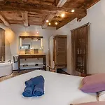 Le Clos Du Barry Bed & Breakfast