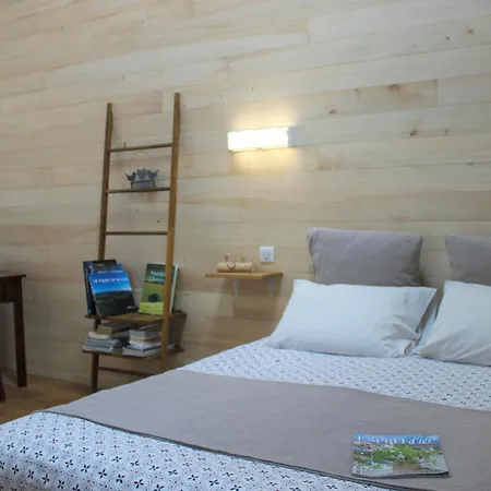 Alojamento de Acomodação e Pequeno-almoço Le Clos Du Barry Sévérac-lʼÉglise