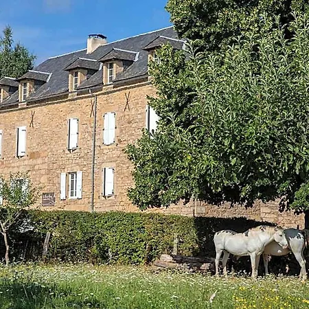 Le Clos Du Barry Bed and Breakfast Sévérac-lʼÉglise